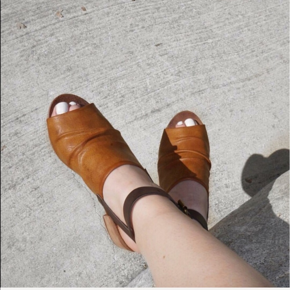 Cognac Distressed Rushed Slingback Mule Sandal BRAND NEW IN BOX